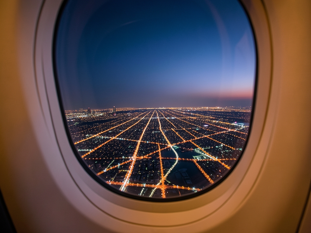 Algorithm Anatomy — How AA Dynamic Pricing Shapes DFW