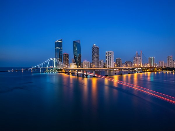 Seasonal Trends Affecting Flight Prices