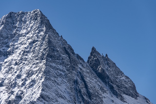 hunter peak siguniangshan town sichuan aba prefecture sichuan china asia nature mountain snow mountain natural mountain