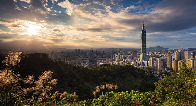 What the 9 Data Doesn't Tell You — 2026 LAX-Taipei 9 EVA