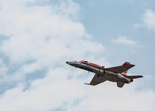 f18 cf18 air show canada air force fighter airplane aircraft plane jet flight fly airshow military aviation show red win