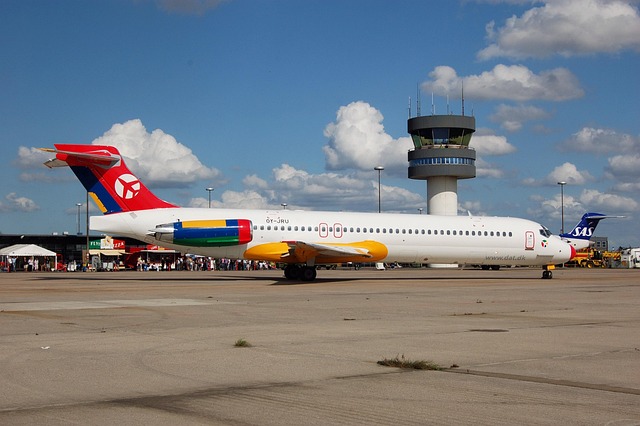 air shows fly airplane md the md 80 the dc 9 charter airport flight aviation dc9 dc 9