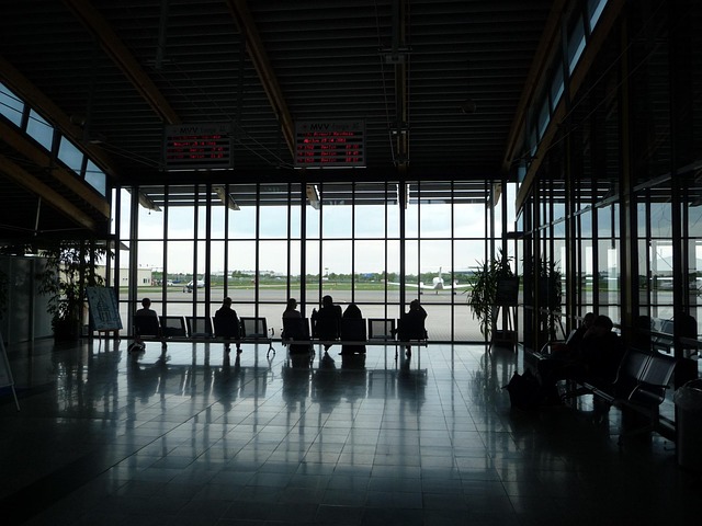 Family of 4, 4 SFO Roundtrips — Airport Lounge Guest Fees