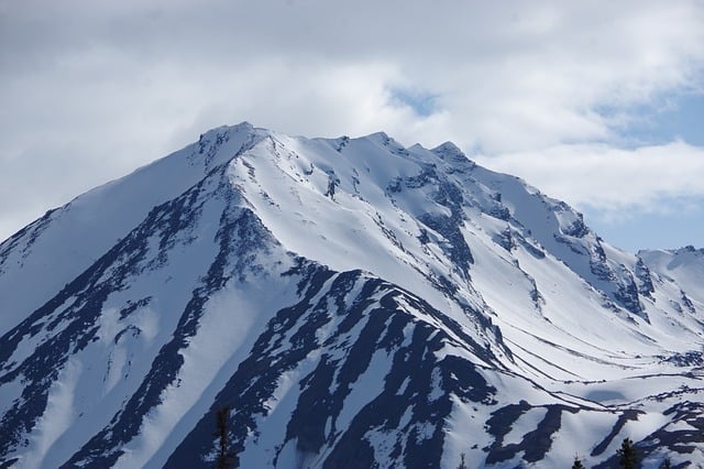 Worked Case — Alaska's 8 LAX Transcon Fares