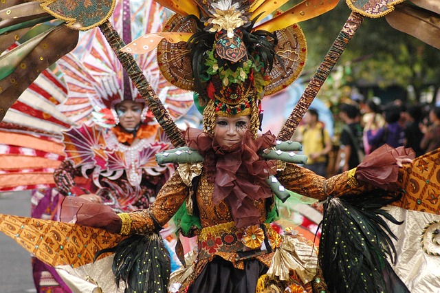 carnival surakarta indonesia batik design culture dance show celebration art carnival indonesia indonesia culture cultur