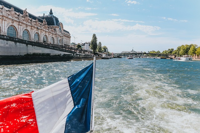 What Live Screens Hide — Cheap Paris business class