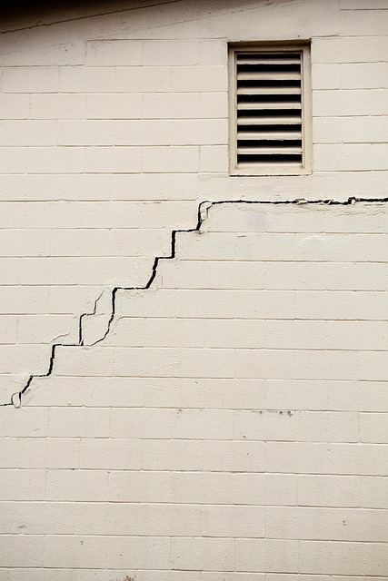 window cracked wall facade exterior