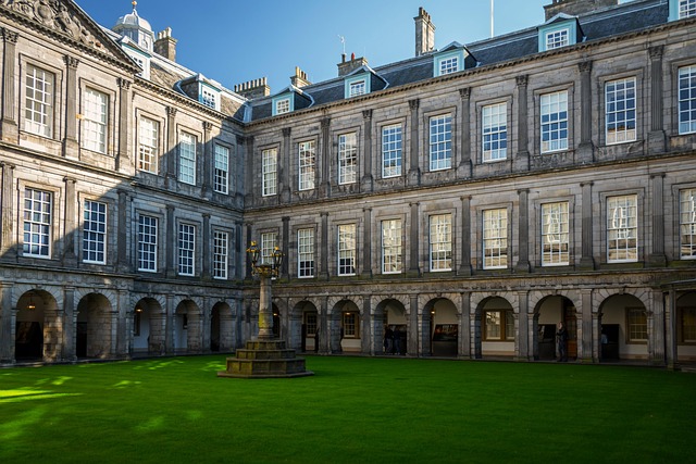 Edinburgh or Newcastle — Edinburgh vs Newcastle