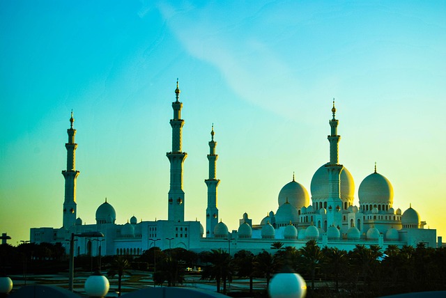 koran muslim islam grand asia abu dhabi culture god pray dome holy arab masterpiece religion islamic dubai majestic arch