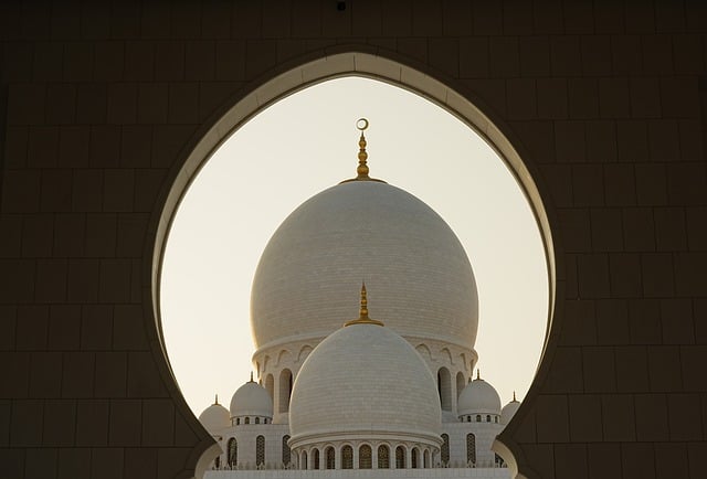 mosque architecture islam arabic dome emirates religion middle east white abu dhabi prayer islamic culture peace reflect