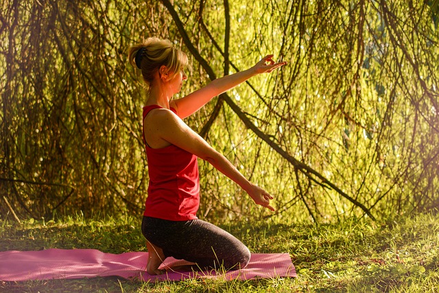 yoga reassurance release stretching golden hour nature relax woman trees peace rest cool sun country photo free yoga yog
