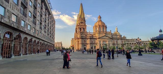 What the Data Doesn't Tell You — Guadalajara Flights to Colonia Americana