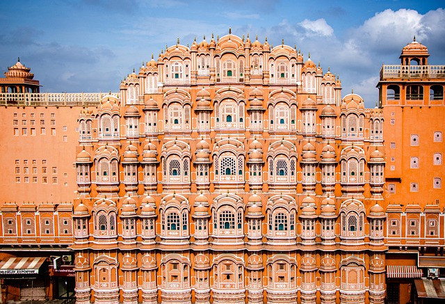 Compare Gateways and Carriers — Jaipur flight fares 2026