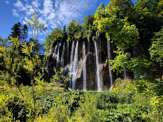 What the Data Doesn't Tell You — Plitvice Lakes Ticket Prices
