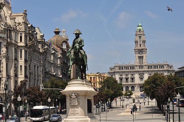 Porto Airbnb for 2 Adults
