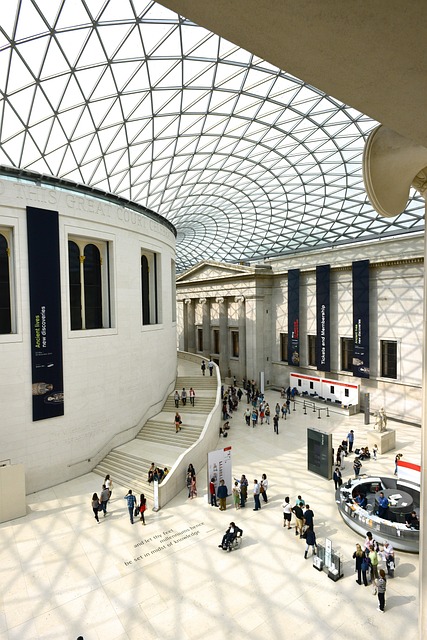 Redeem or pay: the comparison table — United miles to London