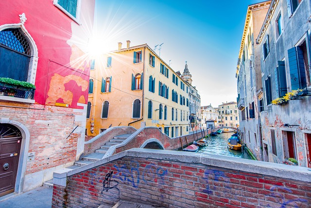 venice bridge color morning hotel
