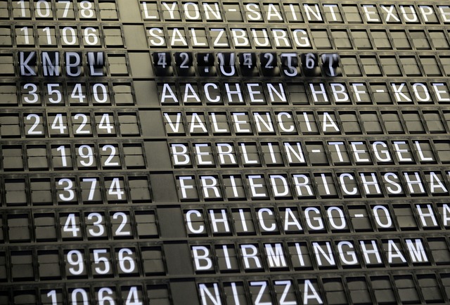 Why can't I see my Travelocity itinerary, and how do I fix common display errors