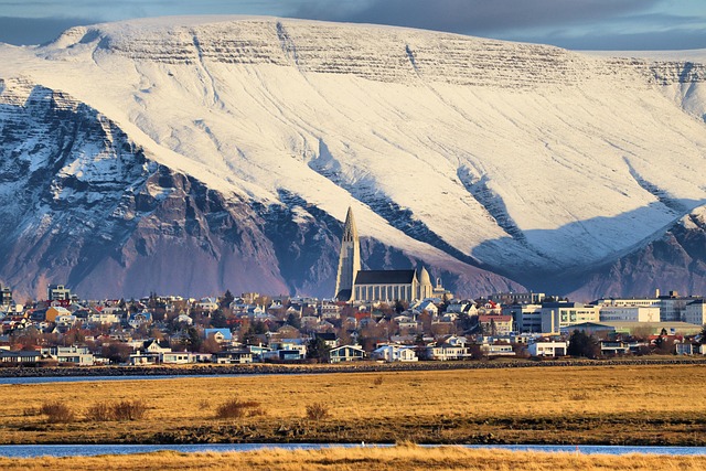 Bypassing Tourist Traps And Souvenir Clichés