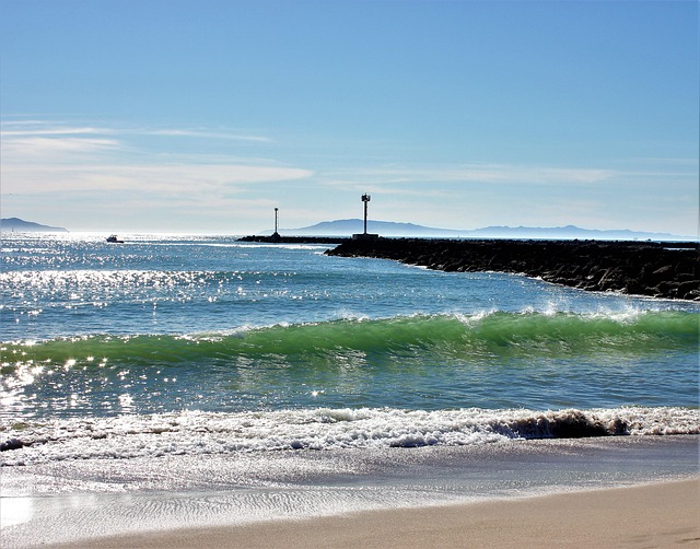 When is the next ideal window for sunset visits and low-tide beach exploring