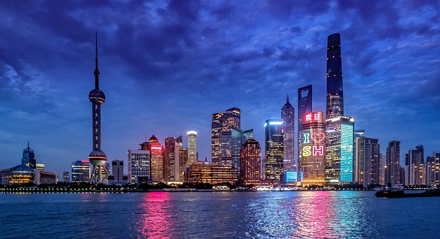 Chinese Street Food: Where Locals Eat and What to Order